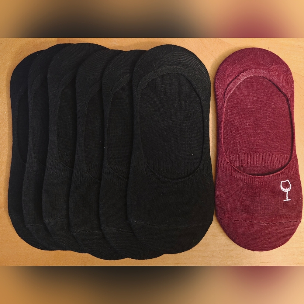 Forever 21 Women's Black and Wine No-Show Socks 7 Pairs
